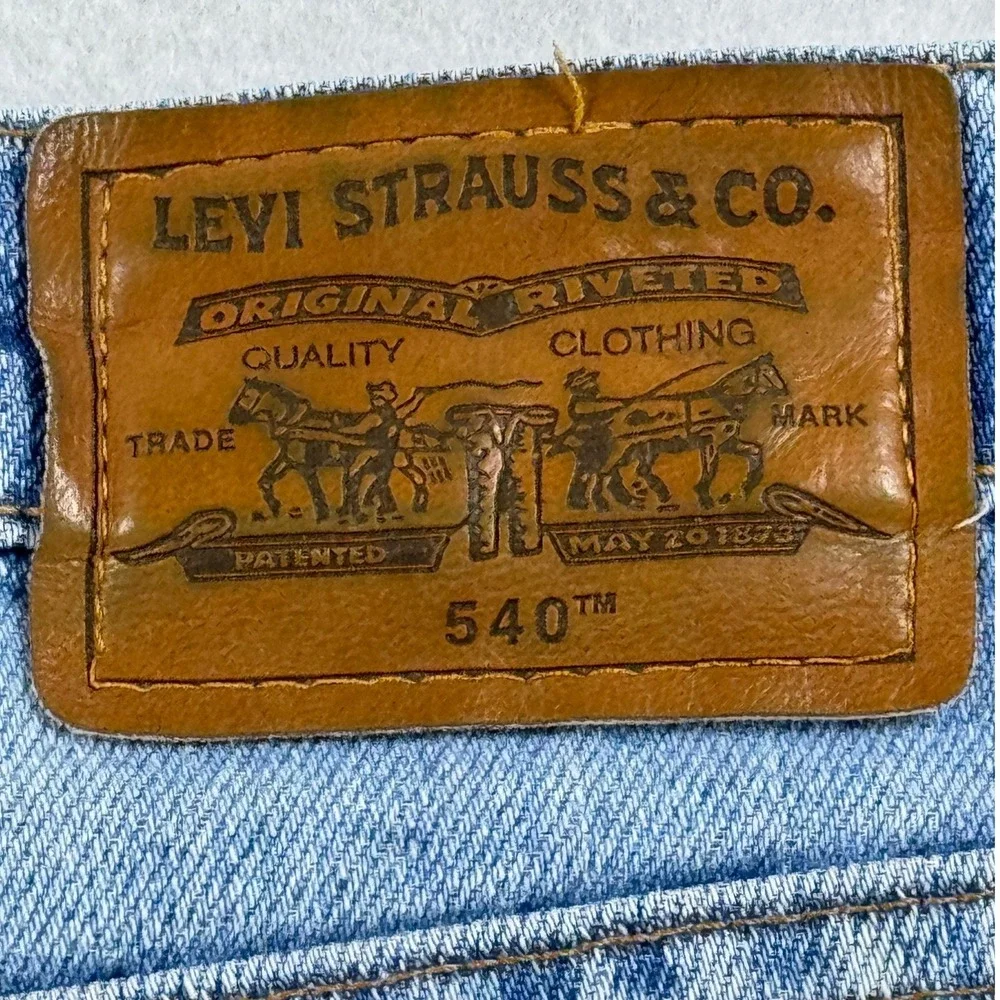 Vintage Levis 540 Relaxed Fit Jeans Light Wash Orange Tab Made in USA 40x29